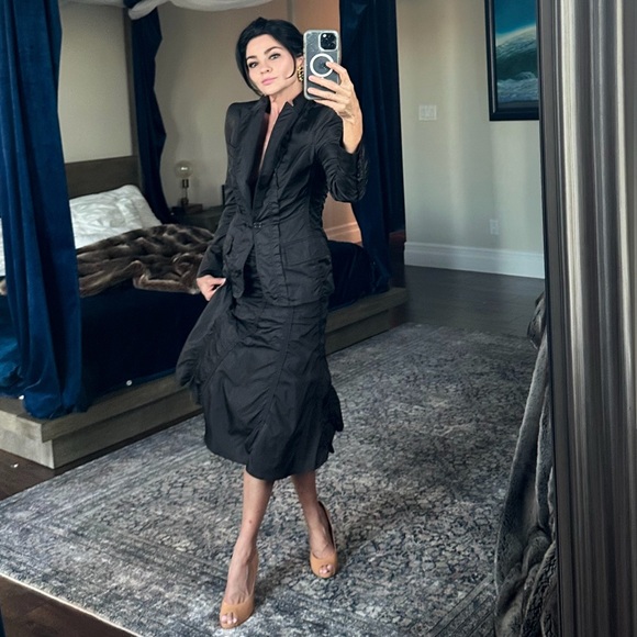 Come hangout for a minute and let’s talk fashion 💋 - Picture 1 of 11